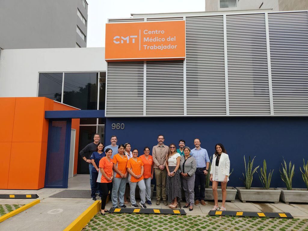 Trabajadores en apertura CMT Peru